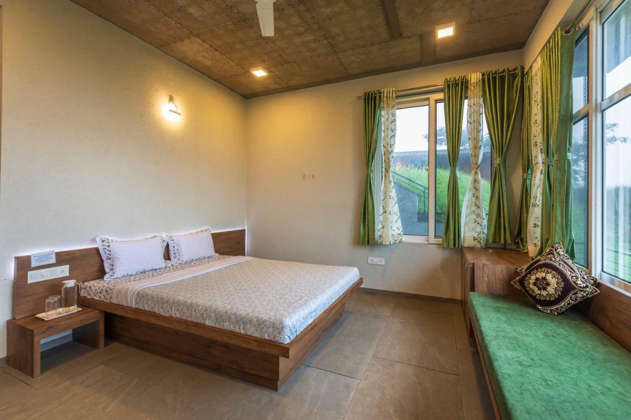 Saffronstays Serenity, Igatpuri Exterior photo