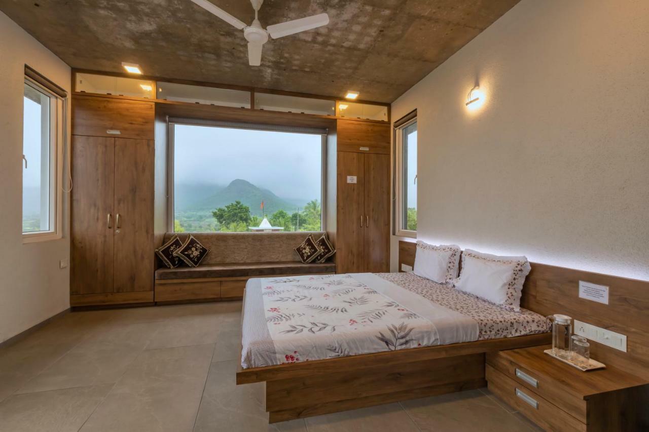 Saffronstays Serenity, Igatpuri Exterior photo